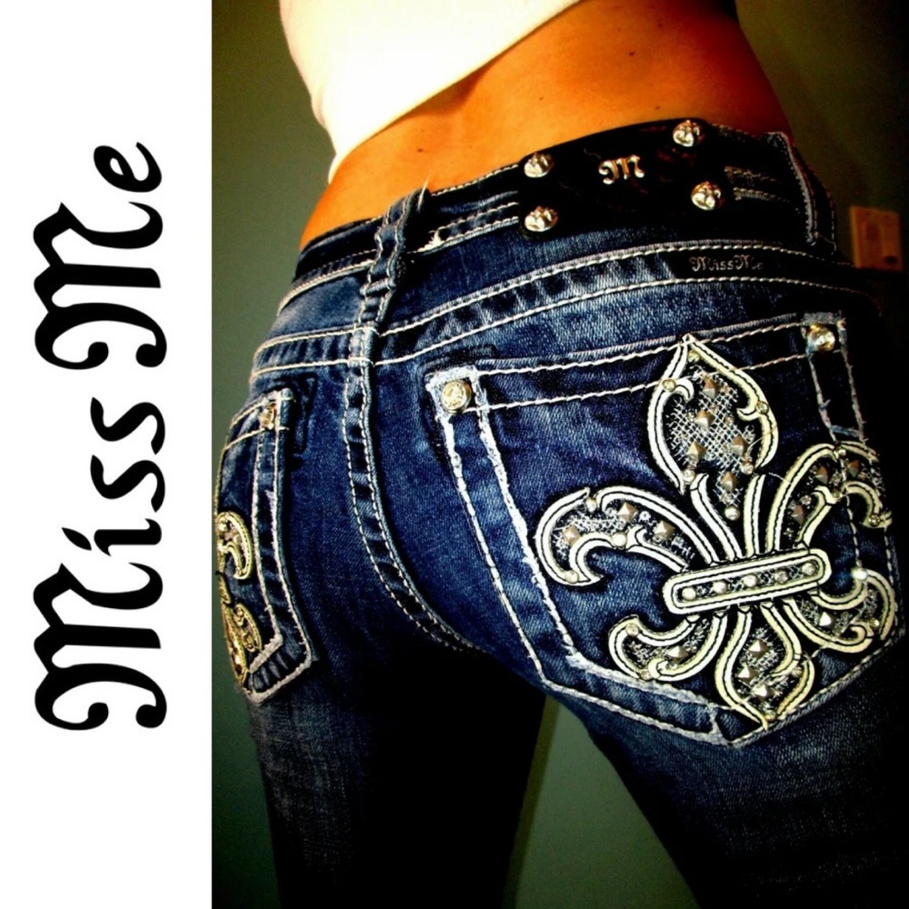 4243 ✴️ MISS ME Signature Bootcut Jeans